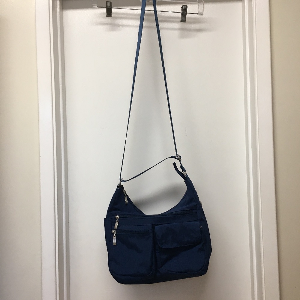 BAGGALLINI Everywhere Crossbody Bag with RFID Wristlet - Picture 5 of 10